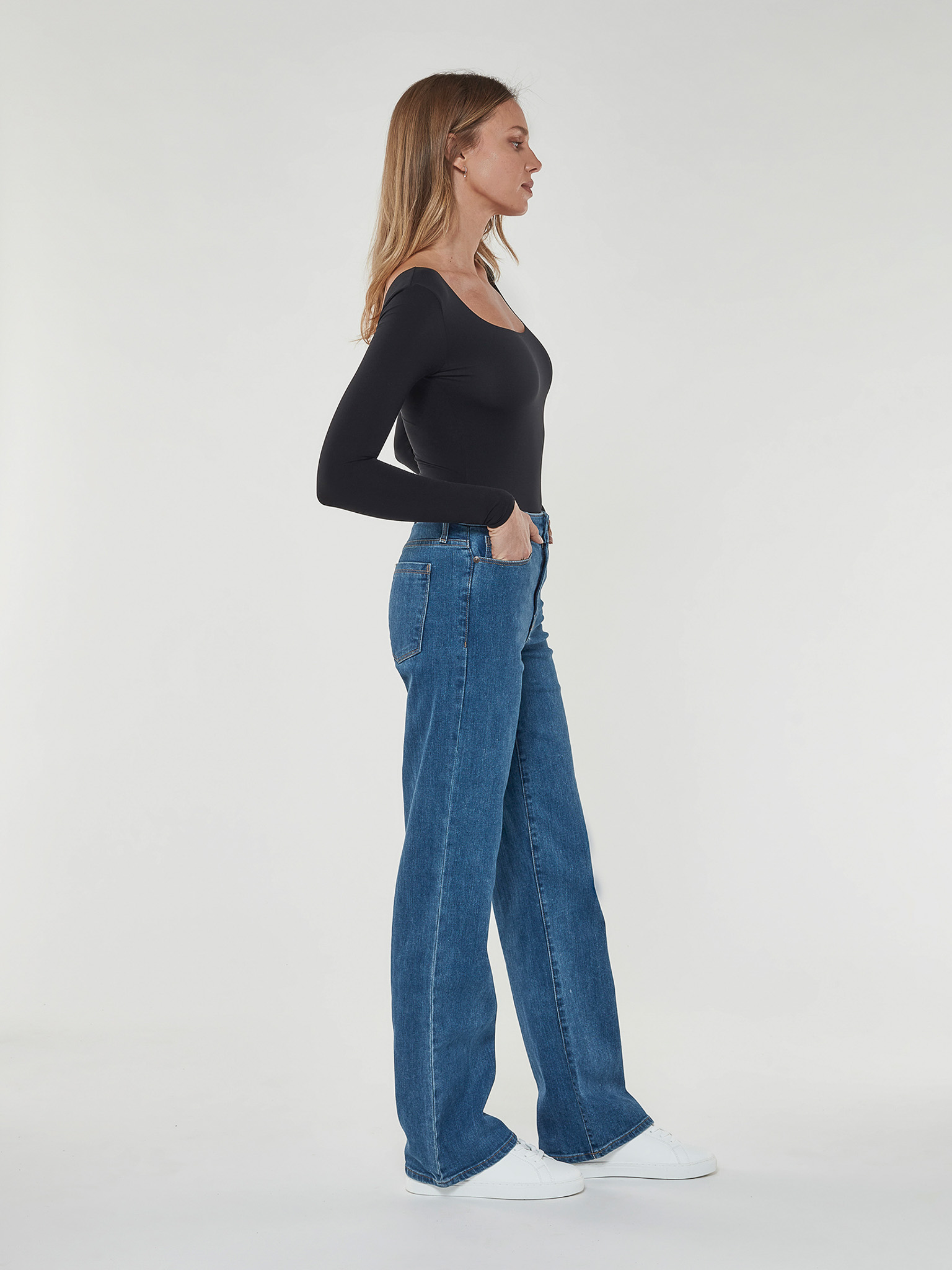 STUDIO ITEM Relaxed Straight in Pacific