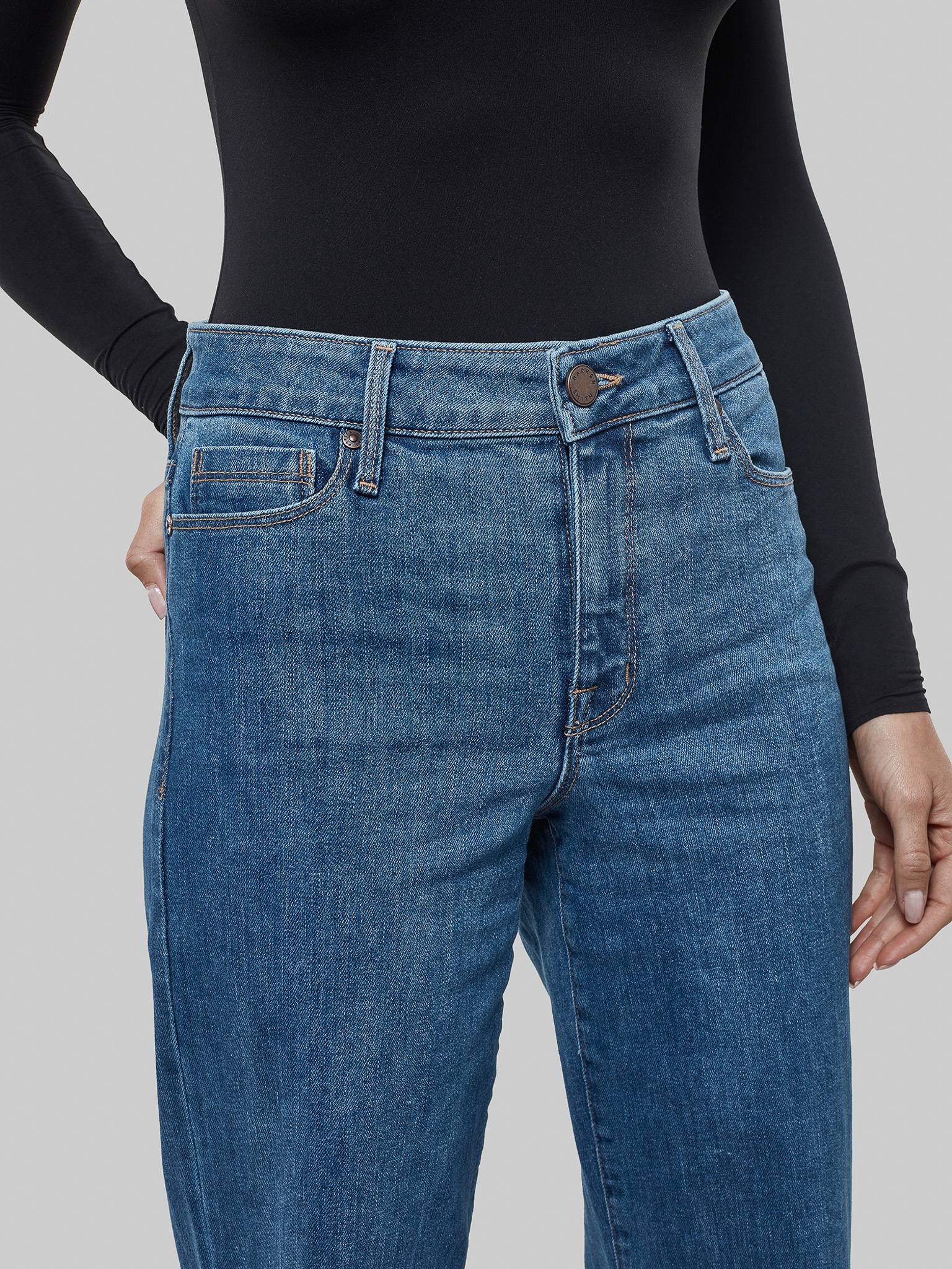 STUDIO ITEM Relaxed Straight in Pacific